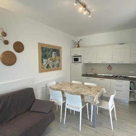 Ferienhaus Fuer 7 Personen Ca 70 Qm In Bibione, Adriakueste Italien Und Umgebung بيت للعطل