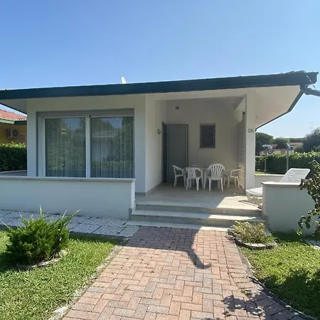 بيت للعطل Ferienhaus Fuer 7 Personen Ca 70 Qm In Bibione, Adriakueste Italien Und Umgebung *